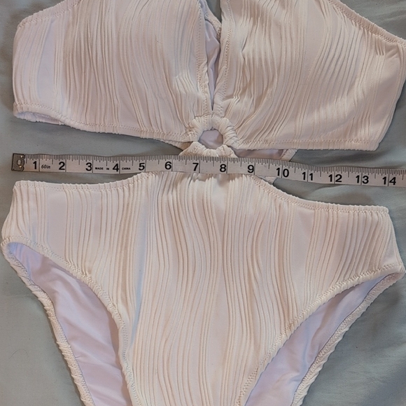 Hilinker Women's Elegant Cream One Piece Swimsuit Medium - Picture 6 of 7